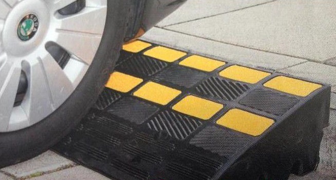 Nájazd na obrubník výšky 15 cm